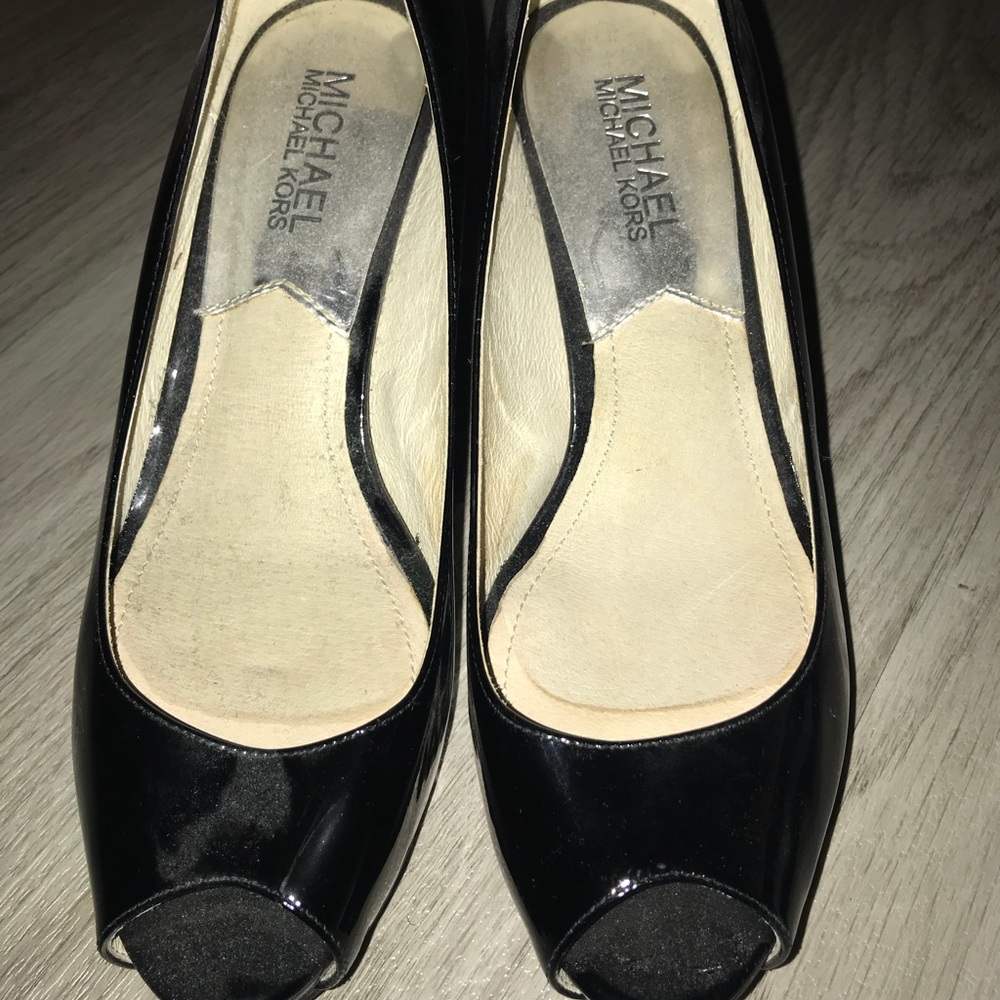 Michael Kors Black Patent Peep Toe Pumps 6M